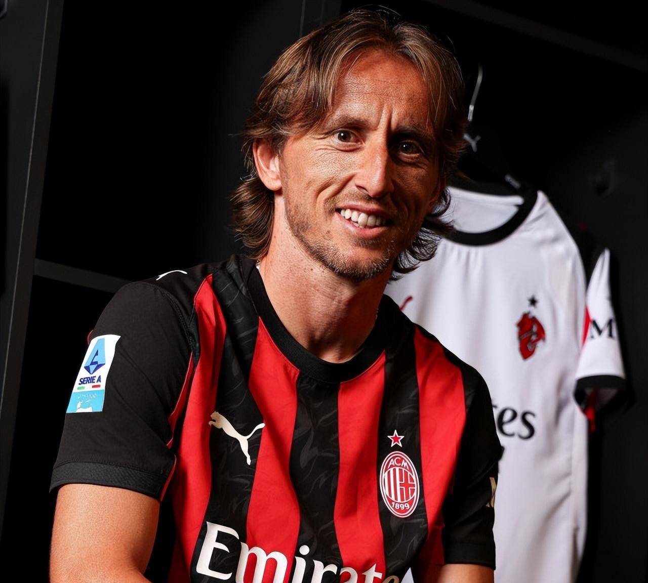 意天空：埃尔莫索伤愈复出，预计将在罗马对阵那不勒斯时首发