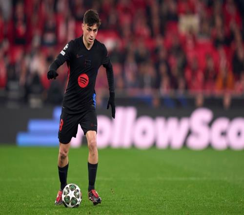 NBA交易市场动态：湖人完成签约,