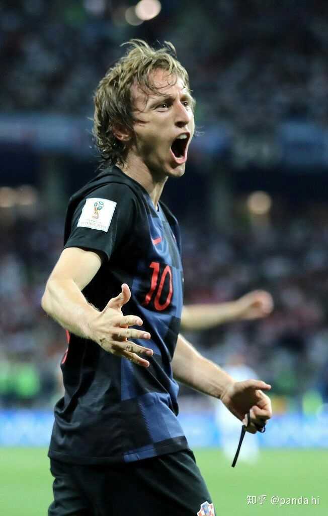 拜仁慕尼黑客场大胜沙尔克04